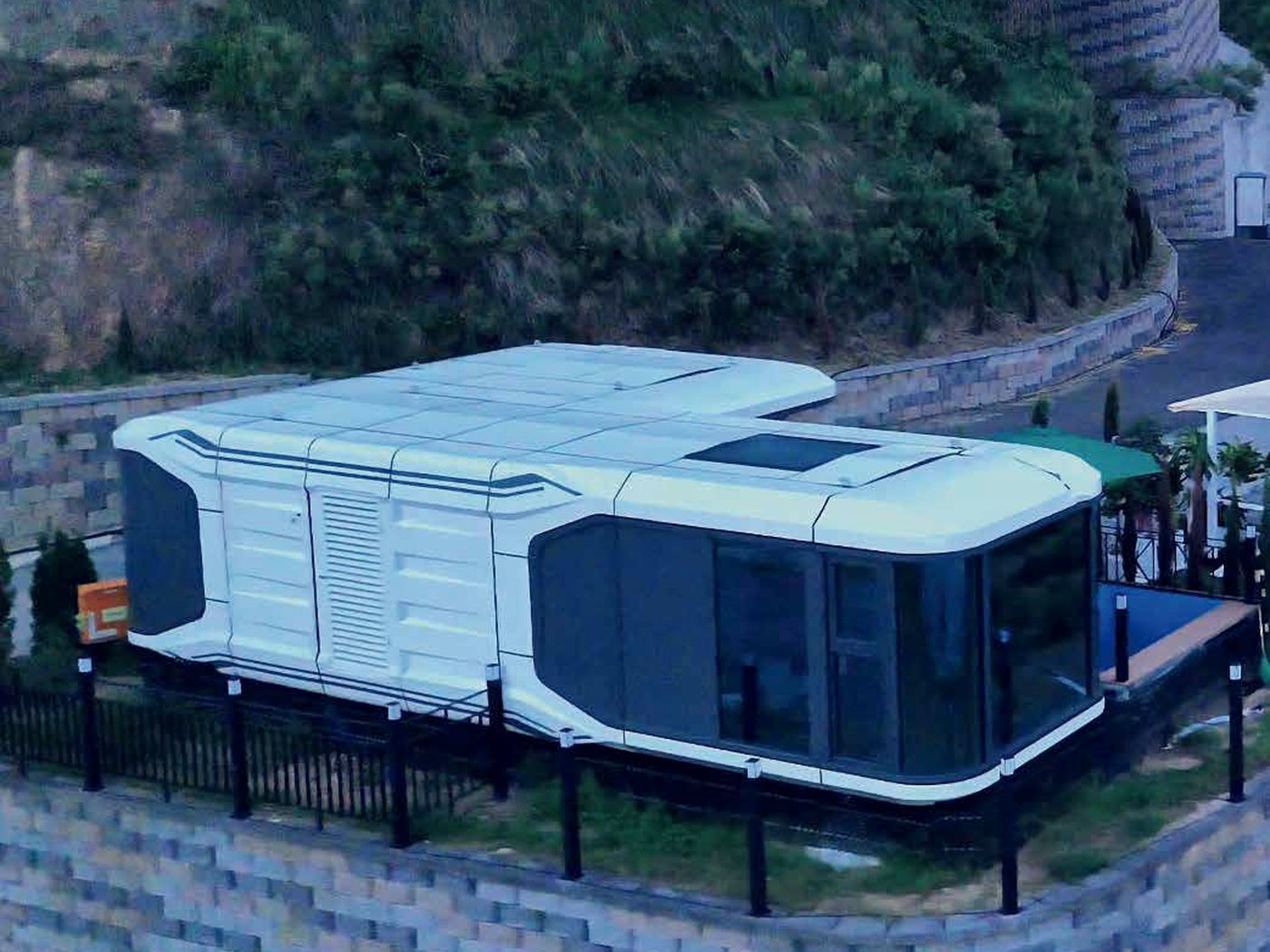 A relocatable unit on a hillside site