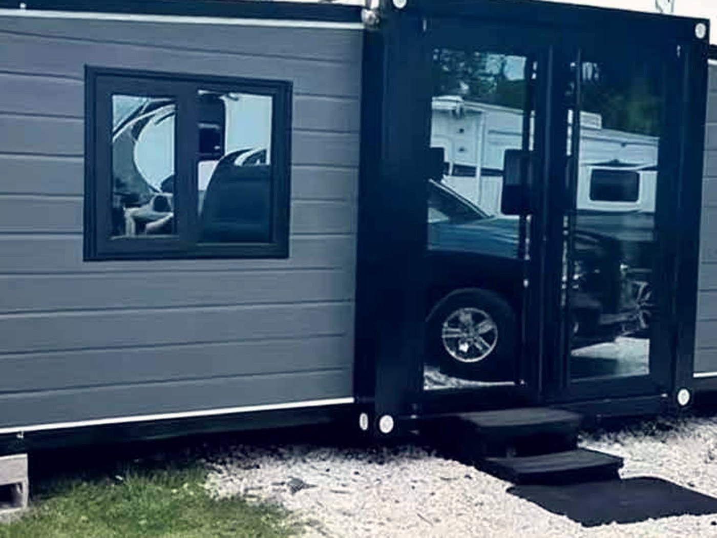 Expandable unit set up on a prepared pad